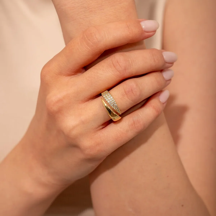 Elegant Gold Ring | Strength, hope and solidarity