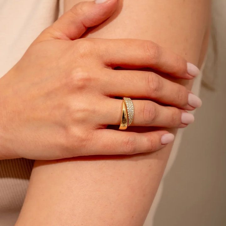 Elegant Gold Ring | Strength, hope and solidarity